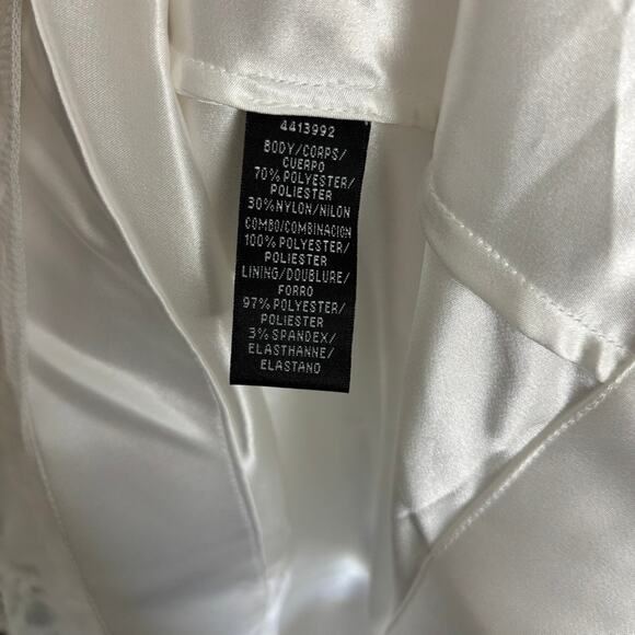 ML Monique Lhuillier White Lace Bishop-Sleeve Mini Dress Sz 0 — Bridal - Picture 7 of 10